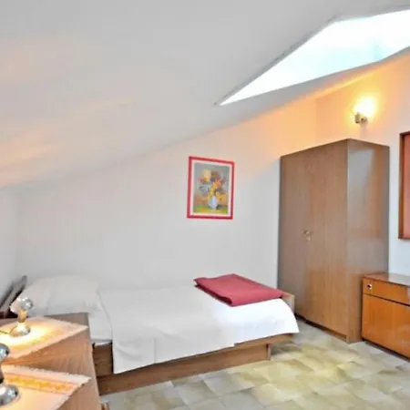 Bozikovic - - Vitarnja Jelsa (Hvar)