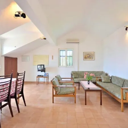 Bozikovic - - Vitarnja Apartament