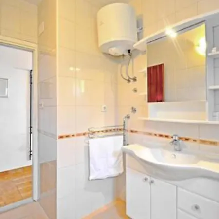 Bozikovic - - Vitarnja Apartament *