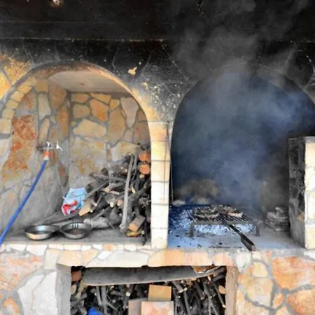 Bozikovic - - Vitarnja Jelsa (Hvar)