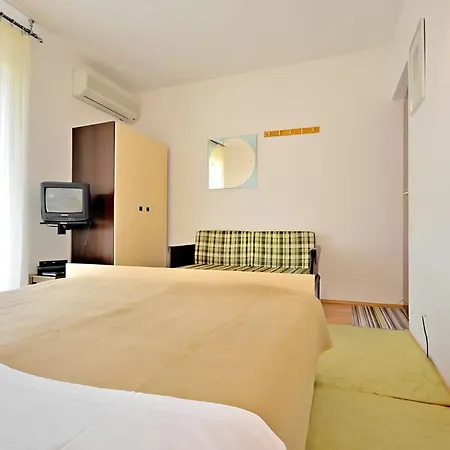 Bozikovic - - Vitarnja Jelsa (Hvar)