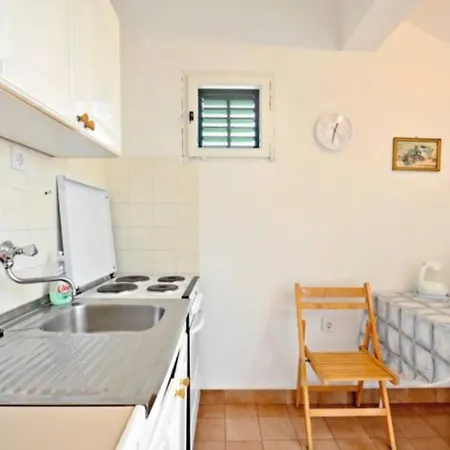 Bozikovic - - Vitarnja Jelsa (Hvar)