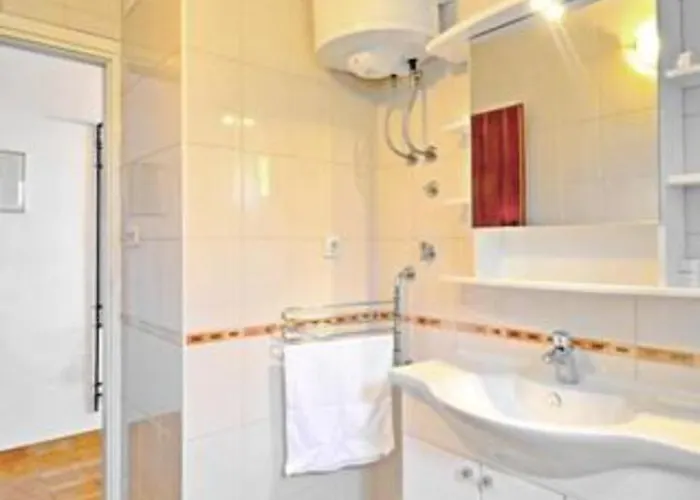 Bozikovic - - Vitarnja דירה *